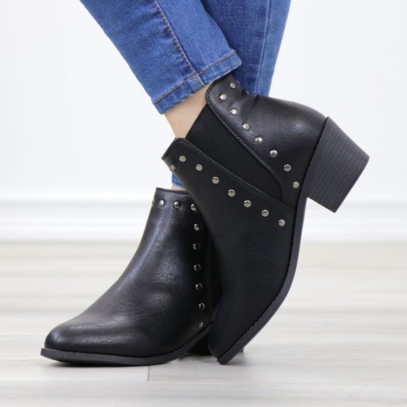 Black Synthetic Leather Chelsea Pointed Toe Low Heel Ankle Boots Metal Studs - Picture 8 of 12